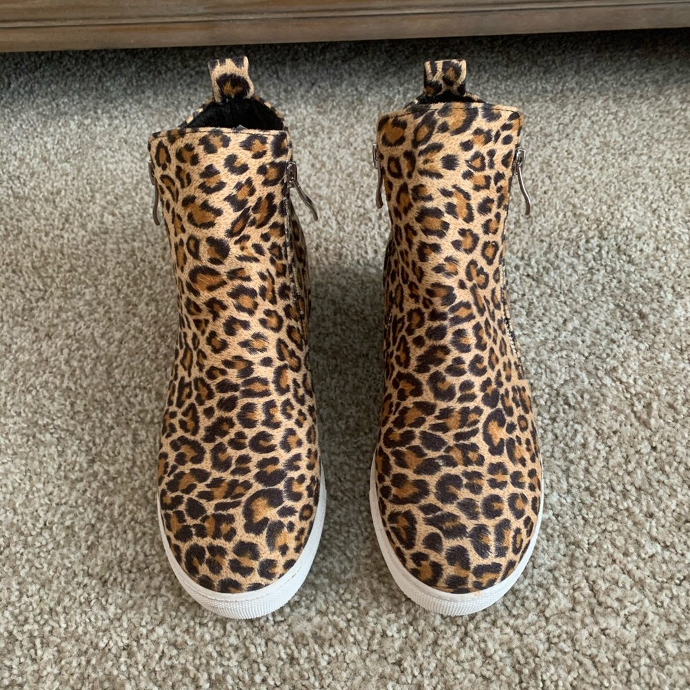 Leopard print wedges